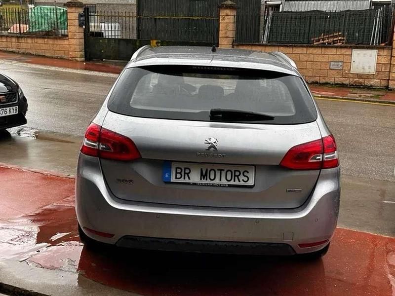 Usado Peugeot 308 SW Access 131 CV (96 kW) 2018 Familiar