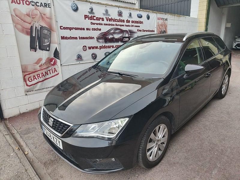 Usado Seat Leon Style 115 CV (84 kW) 2019 Negro Familiar