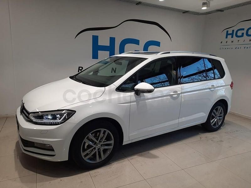 Usado VW Touran 122 CV (89 kW) 2025 Blanco Monovolumen