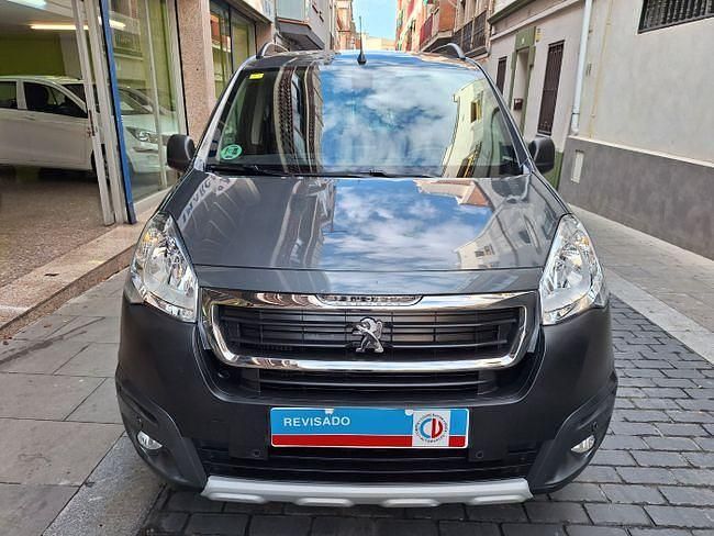Usado Peugeot Partner Tepee Outdoor 110 CV (80 kW) 2018 Grisnegro Monovolumen