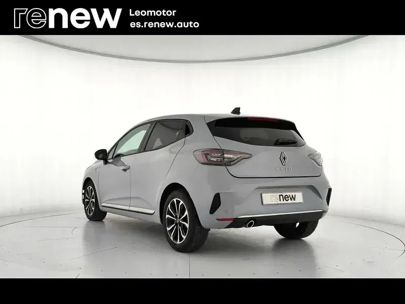 Usado Renault Clio V Techno 100 CV (73 kW) 2025 Gris Berlina