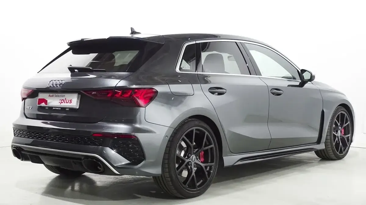 Usado Audi Q8 Premium 400 CV (294 kW) 2022 Gris SUV