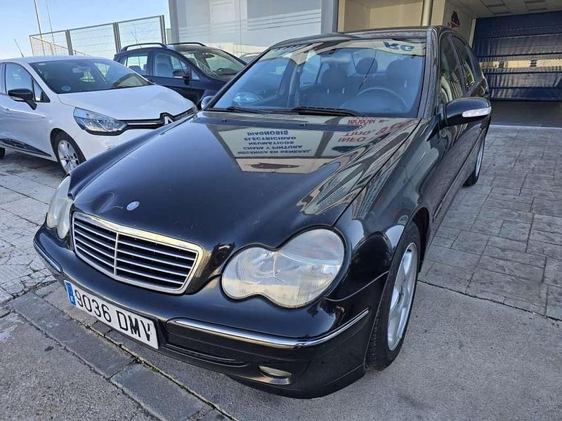 Negro Usado 2004 Mercedes C270 Avantgarde Berlina | 2900 € - Imagen 1/4