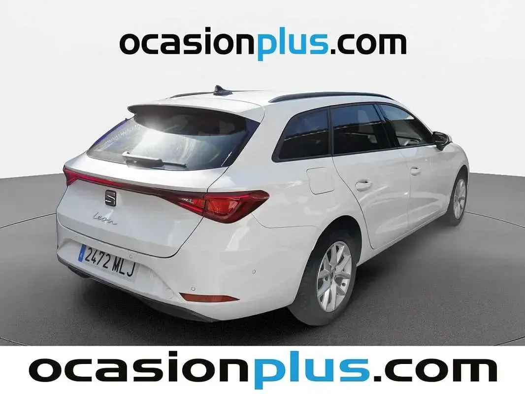 Usado Seat Leon ST Style 131 CV (96 kW) 2023 Blanco Familiar
