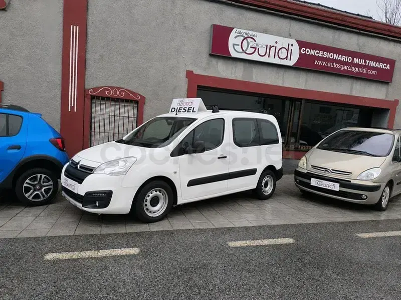 Usado Citroën Berlingo Live 100 CV (73 kW) 2018 Blanco Monovolumen