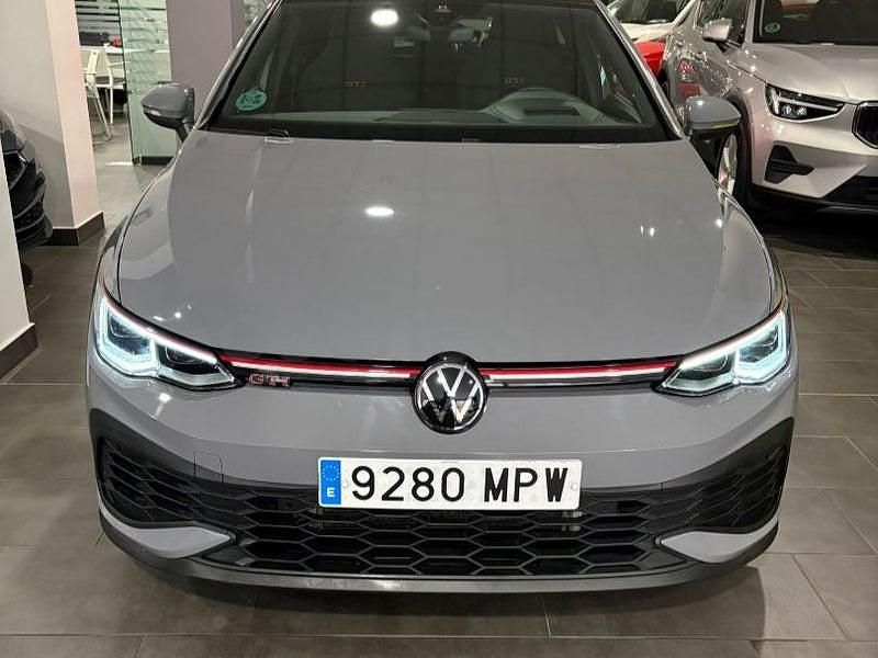 Usado VW Golf VIII GTI Clubsport 301 CV (221 kW) 2024 Gris / plata Berlina