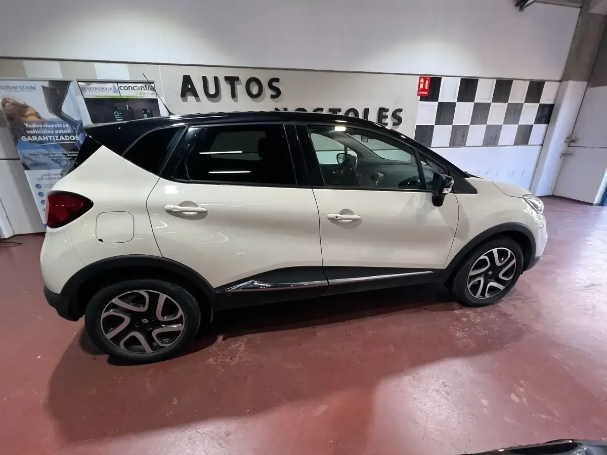 Usado Renault Captur XMOD 90 CV (66 kW) 2016 Blanco SUV