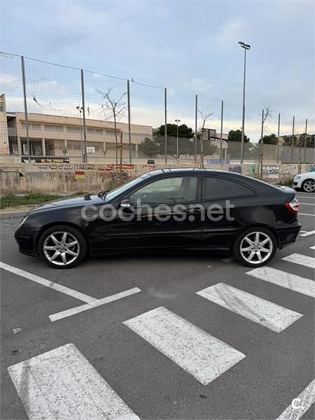 Negro Usado 2001 Mercedes C180 Berlina | 3200 € (Precio justo) - Imagen 1/4