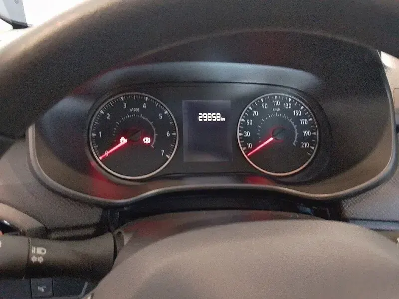 Usado Dacia Sandero Essentiel 91 CV (66 kW) 2023 Negro Berlina