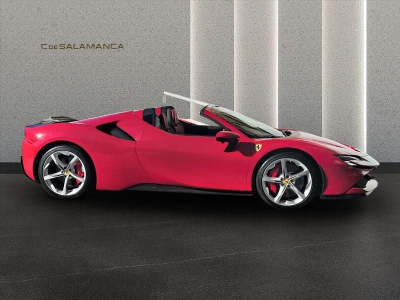 Usado Ferrari SF90 1013 CV (745 kW) 2022 Rojo Descapotable