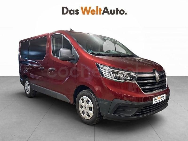 Usado Renault Trafic 150 CV (110 kW) 2023 Rojo Monovolumen