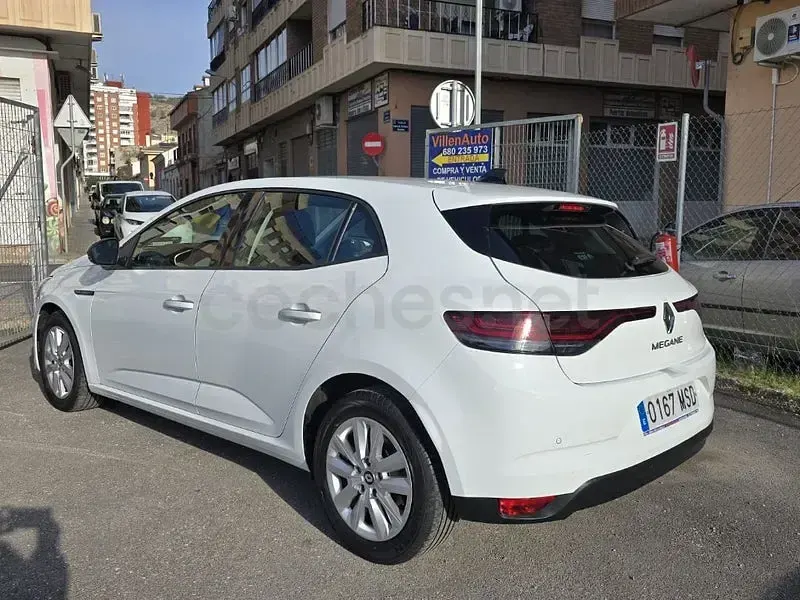 Usado Renault Mégane IV Equilibre 115 CV (84 kW) 2024 Blanco Berlina