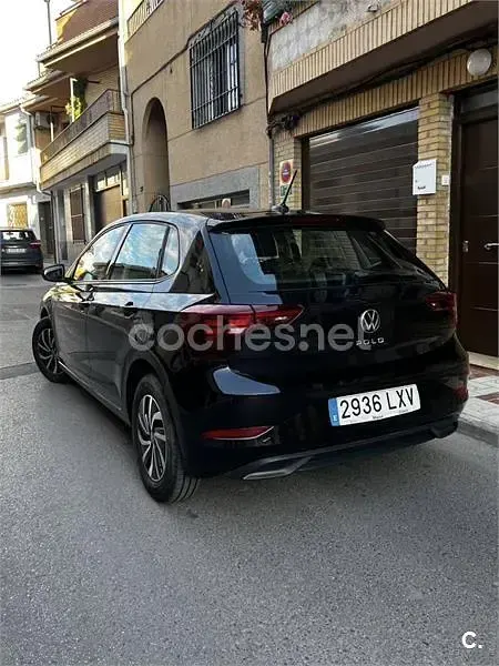 Usado VW Polo Life 95 CV (69 kW) 2022 Negro Utilitario