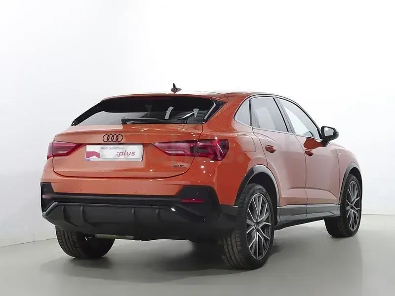 Usado Audi Q3 Sportback Ambiente 200 CV (147 kW) 2021 Naranja SUV