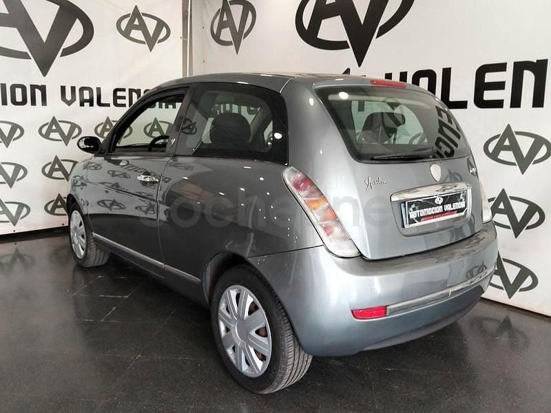 Usado Lancia Ypsilon 90 CV (66 kW) 2007 Gris / plata Utilitario