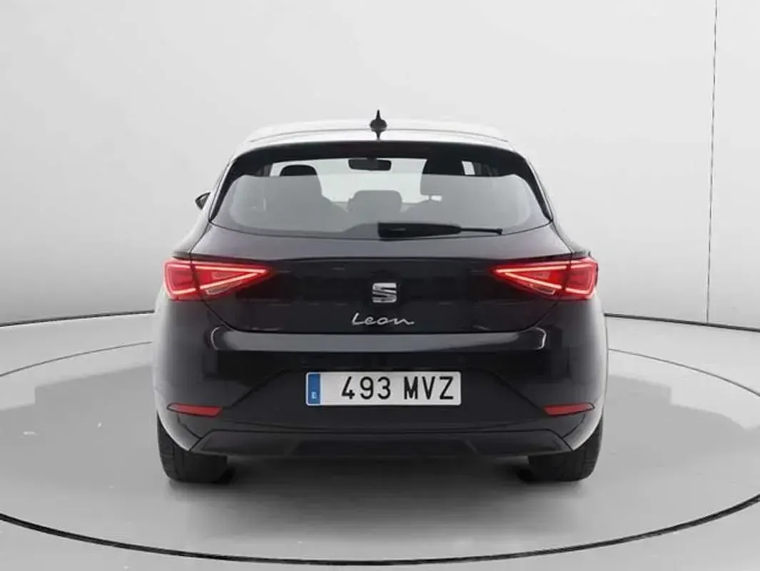 Usado Seat Leon Style 117 CV (86 kW) 2024 Negro Utilitario