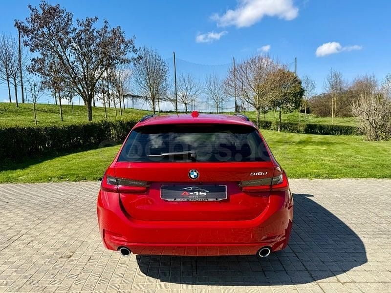 Usado BMW 318 Comfort Edition 150 CV (110 kW) 2023 Rojo Familiar