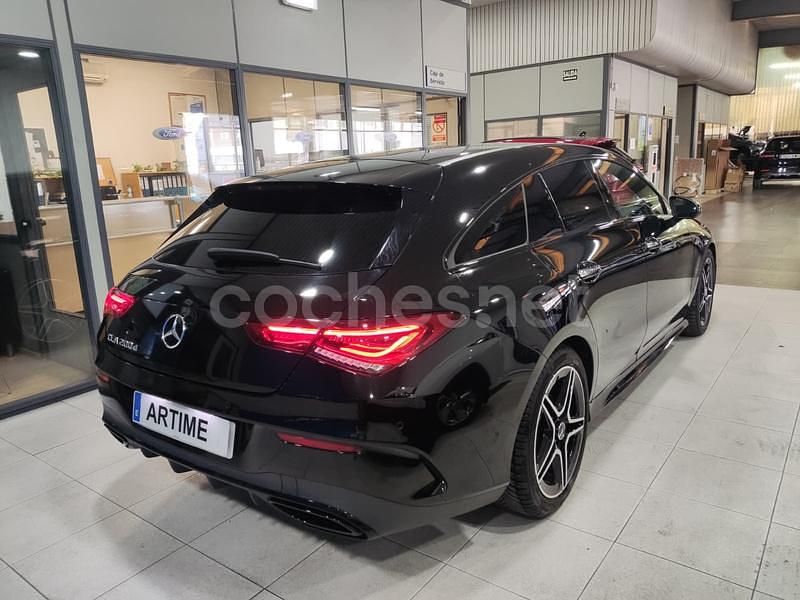 Usado Mercedes CLA200 Shooting Brake 150 CV (110 kW) 2021 Negro Familiar