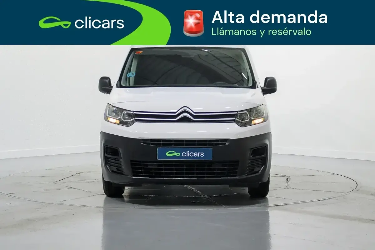 Usado Citroën Berlingo 100 CV (73 kW) 2021 Blanco Monovolumen