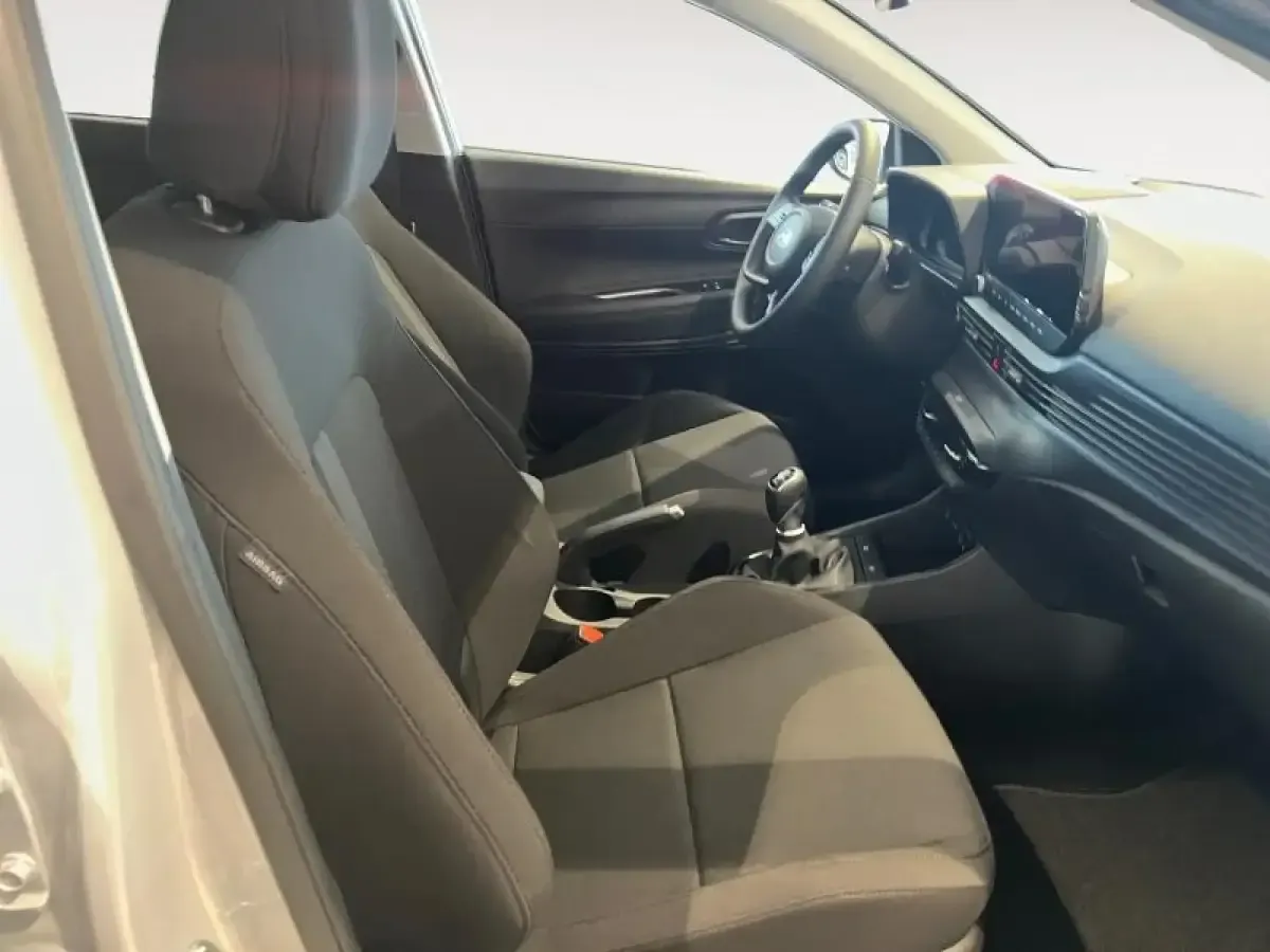 Nuevo Hyundai i20 90 CV (66 kW) 2026 Gris/plata Utilitario