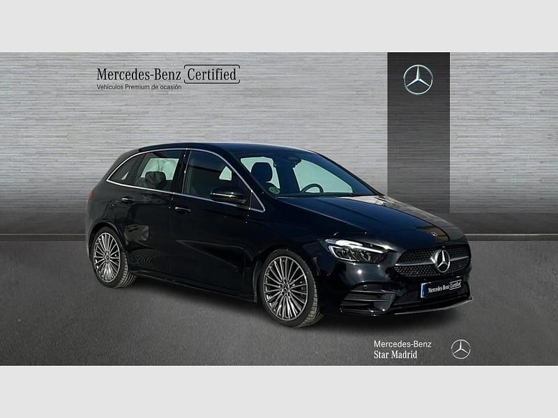Usado Mercedes B180 116 CV (85 kW) 2025 Negro Monovolumen