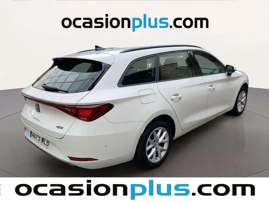 Usado Seat Leon ST Style 150 CV (110 kW) 2023 Blanco Familiar
