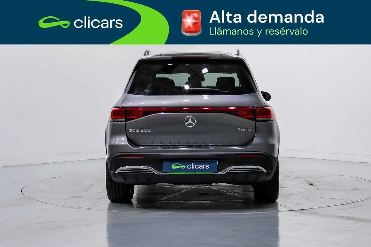 Usado Mercedes EQB300 167 kW (228 CV) 2022 Gris SUV