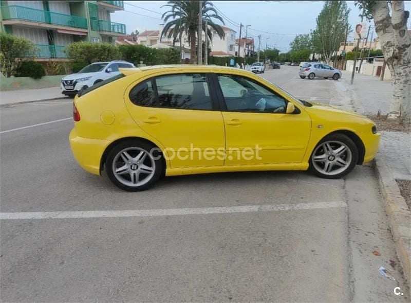 Amarillo Usado 2003 Seat Leon FR Berlina | 3500 € (Super precio) - Imagen 1/4