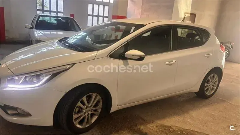 Usado Kia Ceed GT 128 CV (94 kW) 2012 Blanco Berlina