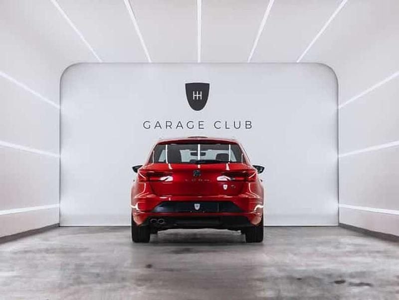 Usado Seat Leon FR 150 CV (110 kW) 2018 Rojo Utilitario