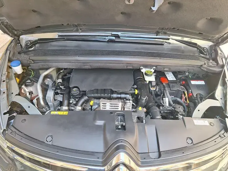 Usado Citroën Grand C4 Picasso PureTech 130 CV (95 kW) 2015 Gris / plata Monovolumen