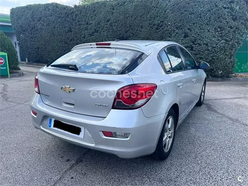 Usado Chevrolet Cruze LT 124 CV (91 kW) 2011 Blanco Berlina