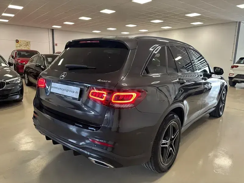 Usado Mercedes GLC220 194 CV (142 kW) 2021 Gris / plata SUV