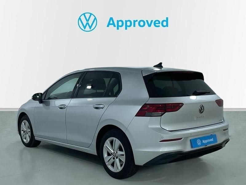 Usado VW Golf VIII Life 110 CV (80 kW) 2021 Gris