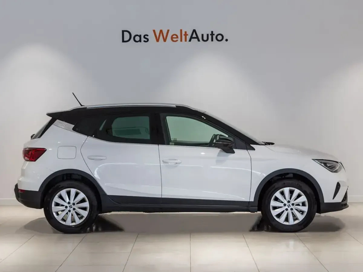 Usado Seat Arona FR 110 CV (80 kW) 2022 Blanco SUV