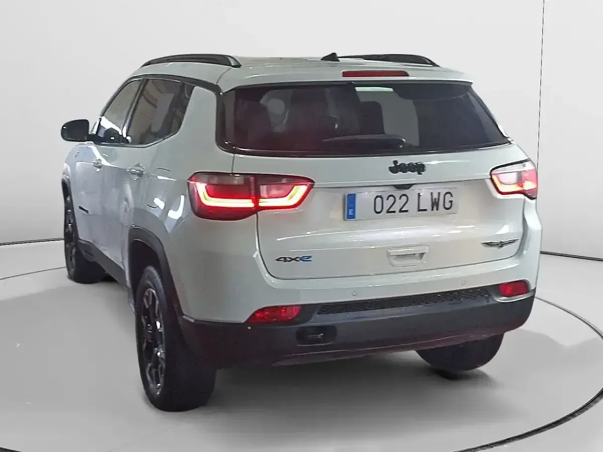 Käytetty Jeep Compass Trailhawk 240 HP (176 kW) 2022 Valkoinen Katumaasturi