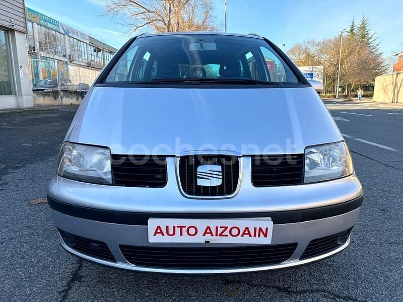 Usado Seat Alhambra Reference 140 CV (102 kW) 2006 Gris / plata Monovolumen