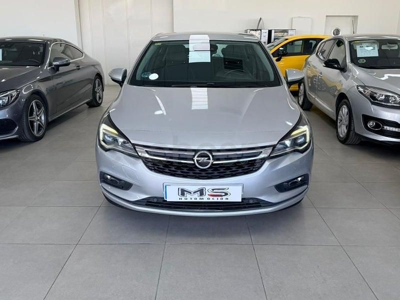 Usado Opel Astra Excellence 140 CV (102 kW) 2016 Gris / plata Berlina