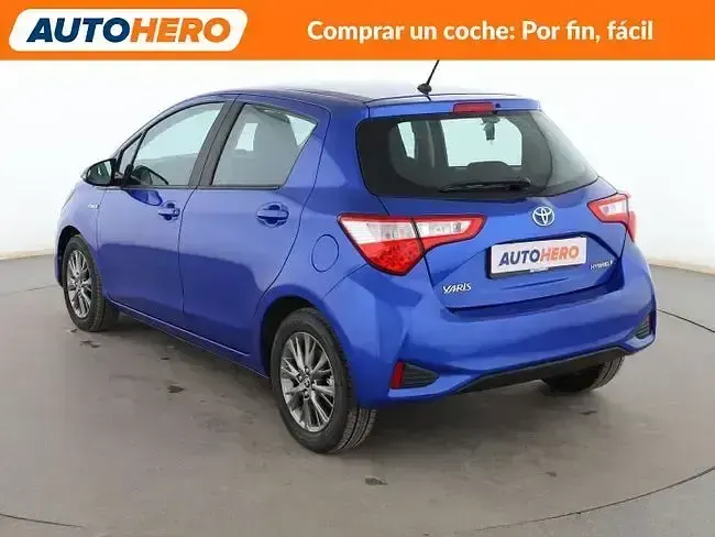 Usado Toyota Yaris Active 101 CV (74 kW) 2018 Azul Utilitario