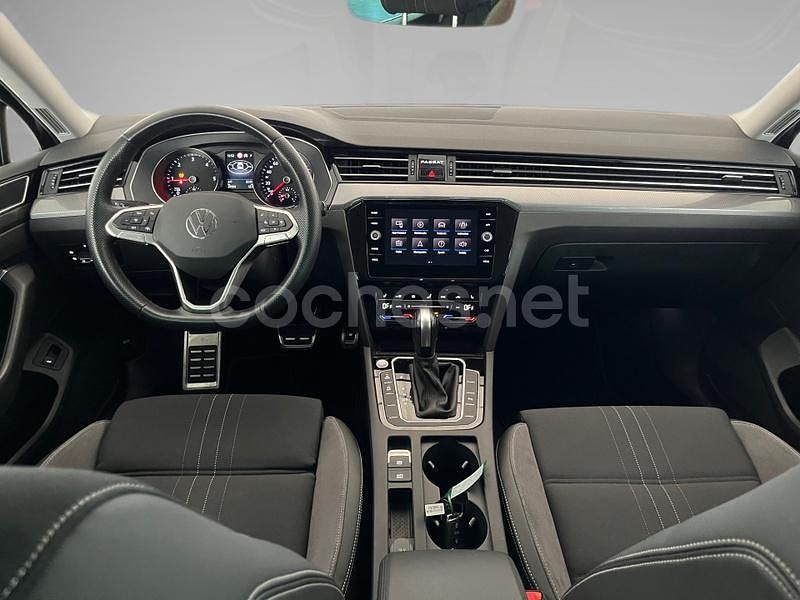 Usado VW Passat Alltrack 200 CV (147 kW) 2023 Gris / plata Familiar