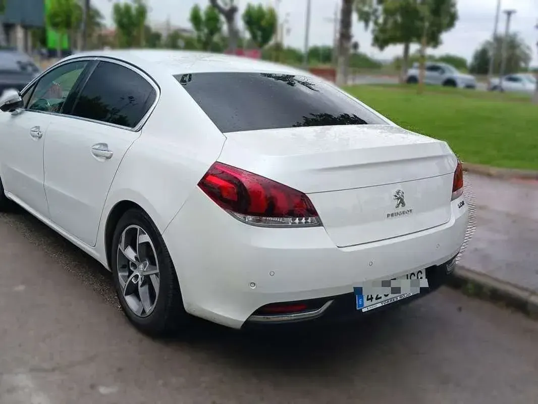 Usado Peugeot 508 Allure 181 CV (133 kW) 2015 Blanco Berlina