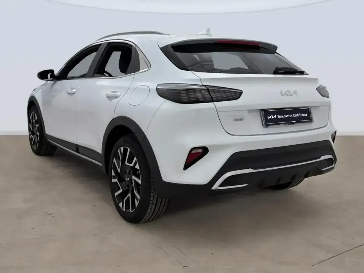 Usado Kia XCeed Style 115 CV (84 kW) 2025 Blanco SUV