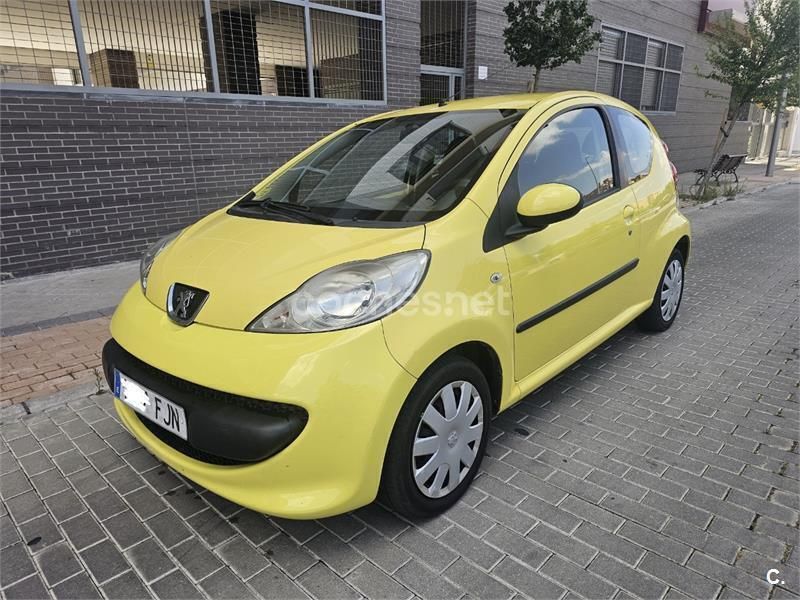 Amarillo Usado 2007 Peugeot 107 Utilitario | 2150 € (Precio justo) - Imagen 1/4