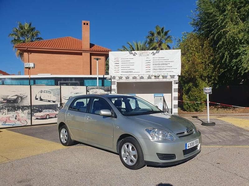 Usado Toyota Corolla Luna 90 CV (66 kW) 2006 Beige Utilitario