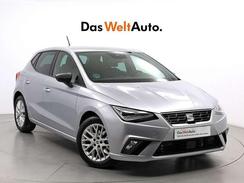 Plateado Usado 2024 Seat Ibiza FR Berlina | 17.990 € (Precio justo) - Imagen 1/4