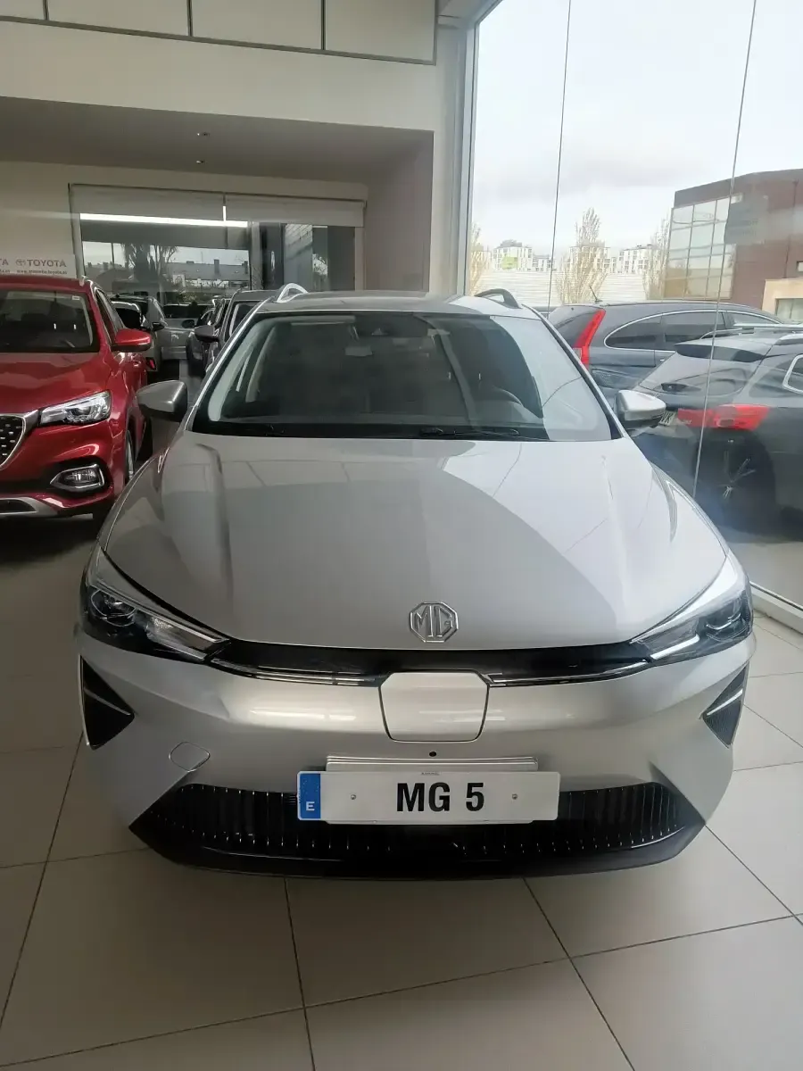 Usado MG MG5 EV Luxury 114 kW (156 CV) 2023 Gris Familiar