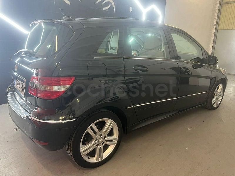Usado Mercedes B180 Sport Edition 109 CV (80 kW) 2009 Negro Monovolumen