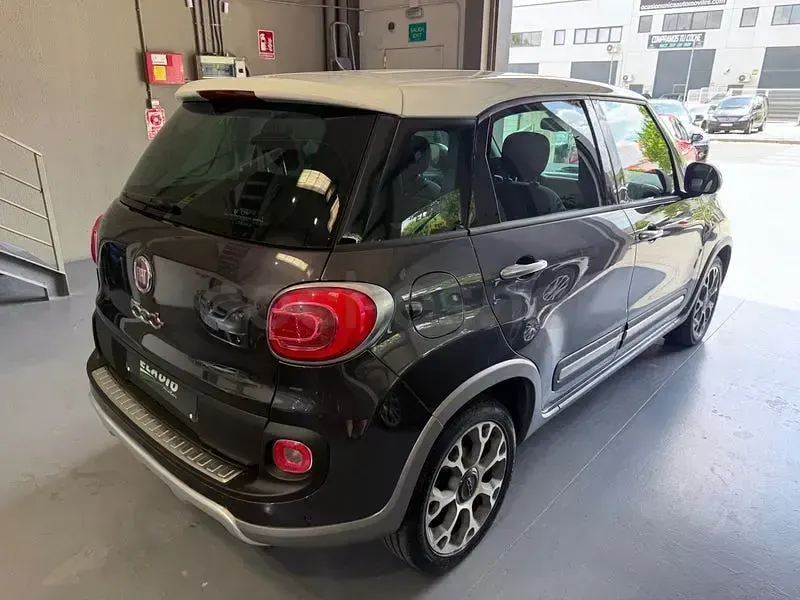 Usado Fiat 500L Trekking 85 CV (62 kW) 2014 Gris / plata Monovolumen