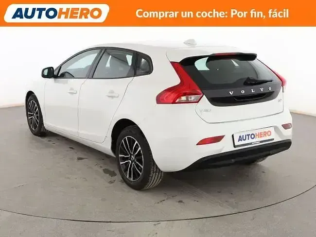 Usado Volvo V40 Momentum 120 CV (88 kW) 2017 Blanco Familiar