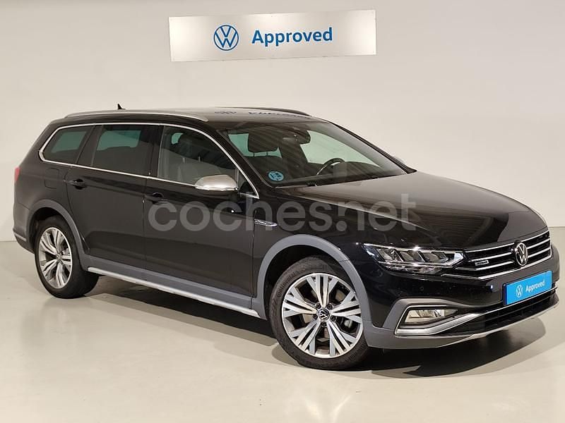 Negro Usado 2021 VW Passat Alltrack Familiar | 30.500 € (Un poco caro) - Imagen 1/4
